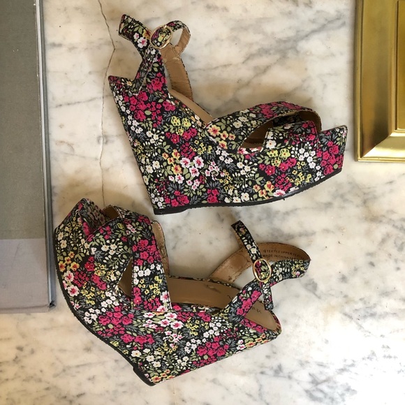 Floral Strappy Open Toe Sandal Platforms Xhilaration - Picture 8 of 8